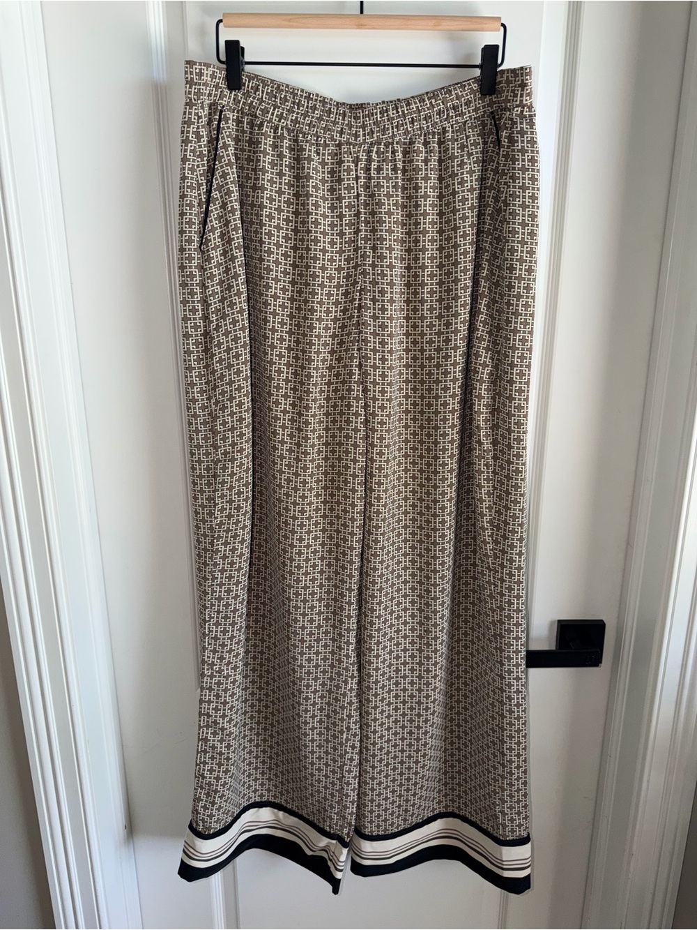 Abercrombie & Fitch Geometric Print Wide Leg Pants Size Large Taupe Cream - Picture 2 of 6
